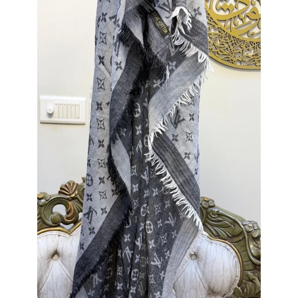 Louis Vuitton Monogram Shine Shawl Grey Silver Silk Wool Scarf Fringed Square